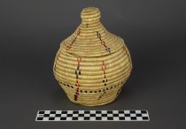 Basket and lid with CM ruler